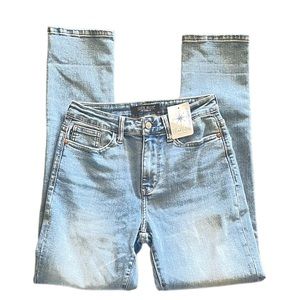Judy Blue Jeans - Boyfriend Fit - NWT!! Light denim